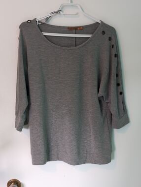 Belldini Gray Circle-Trim Shoulder 3/4 Sleeve Top